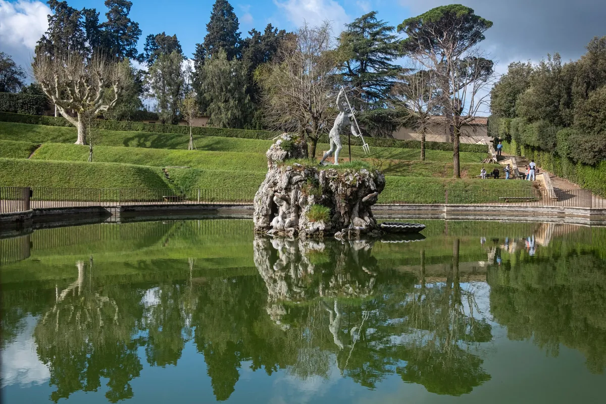 A fountain and pond in the Boboli Gardens