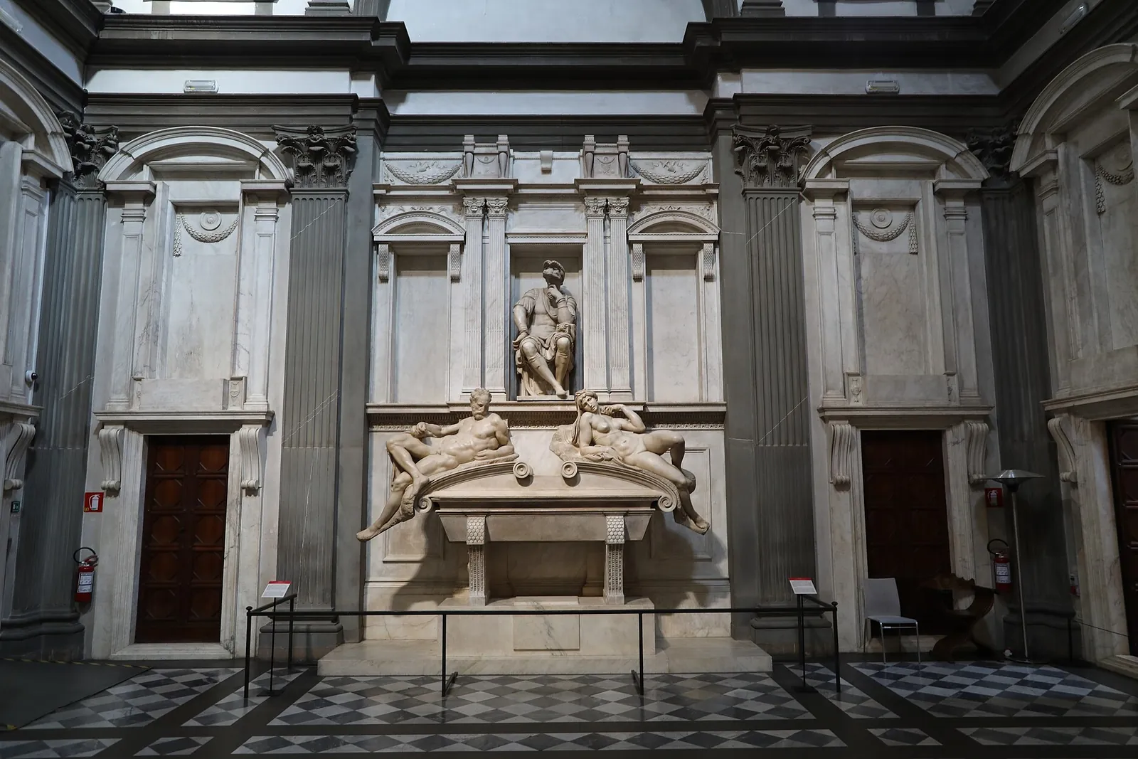 Michelangelo's New Sacristy in the Medici Chapels