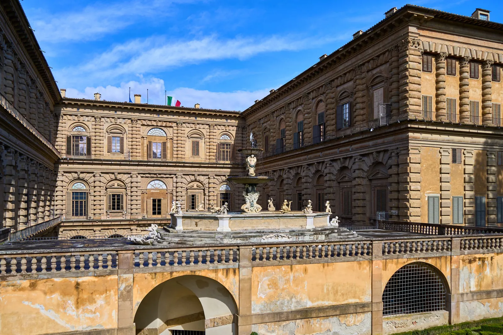 Palazzo Pitti seen from the Boboli side, with the courtyard fountain