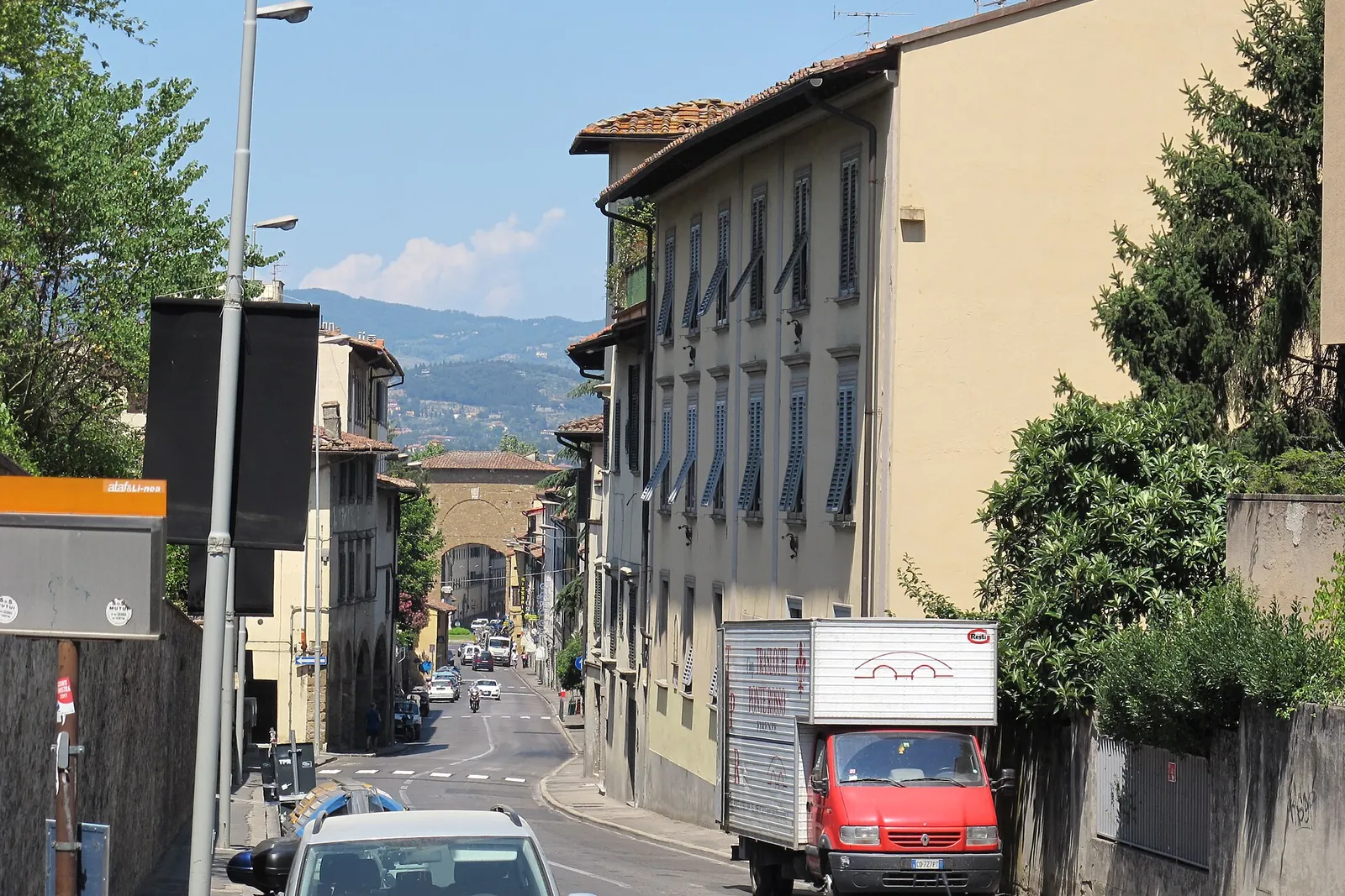 Via Senese near Porta Romana, the road where Trattoria da Ruggero is
